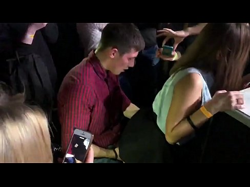 ❤️ Pravi seks u ruskom noćnom klubu. 18-godišnja Ruskinja u anusu i vagini pojebana u noćnom klubu ❤️ Jebeni video u pornografiji bs.psi-mass.ru ️❤